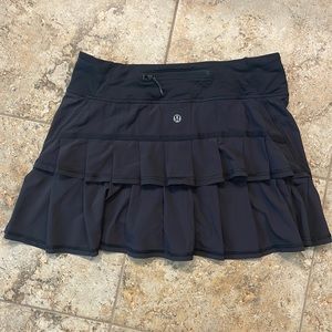 Lulu Lemon Black Skirt Size 6